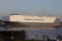 HÖEGH TRIGGER - 200m [IMO:9684988] Autotransporter (Vehicles Carrier) Fotodatum: 2022-12-30 Baujahr: 2015 | DWT: 20766t | Breite: 36m | Tiefgang: 10,32m | Ladekapazität: 8500 CEU...