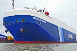 APHRODITE LEADER - 200m [IMO:9335953] Autotransporter (Vehicles Carrier) Fotodatum: 2017-09-05 Baujahr: 2007 | DWT: 21443t | Breite: 32,26m | Tiefgang: 10,33m | Ladekapazität: 6333 CEU...