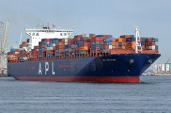 APL SALALAH - 347m [IMO:9462029] Containerschiff (Container ship) Aufnahme: 2023-06-27 Baujahr: 2012 | DWT: 131476t | Breite: 47,8m | Tiefgang: 15,5m | Ladekapazität: 10700 TEU...