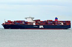 APL SENTOSA - 368m [IMO:9632040] Containerschiff (Container ship) Aufnahme: 2016-09-03 Baujahr: 2014 | DWT: 150166t | Breite: 51m | Tiefgang: 15,5m | Ladekapazität: 14000 TEU...