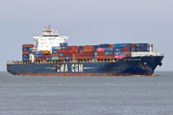 CMA CGM ALCAZAR - 294m [IMO:9335197] Containerschiff (Container ship) Aufnahme: 2021-06-14 Baujahr: 2007 | DWT: 68281t | Breite: 32,2m | Tiefgang: 13,52m | Ladekapazität: 5089 TEU...