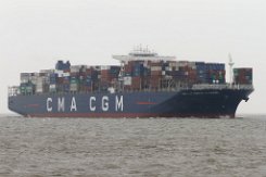 CMA CGM AMERIGO VESPUCCI - 366m [IMO:9454395] Containerschiff (Container Ship) Aufnahme: 2018-03-28 Baujahr: 2010 | DWT: 161171t | Breite: 51m | Tiefgang: 15,5m | Ladekapazität: 13830 TEU...