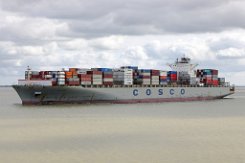 COSCO INDONESIA - 334m [IMO:9448786] Containerschiff (Container ship) Aufnahme: 2021-06-15 Baujahr: 2010 | DWT: 101200t | Breite: 42,8m | Tiefgang: 14,5m | Ladekapazität: 8500 TEU...