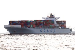 COSCO PRINCE RUPERT - 334m [IMO:9448803] Containerschiff (Container ship) Aufnahme: 2014-04-15 Baujahr: 2011 | DWT: 102742t | Breite: 43m | Tiefgang: 14,5m | Ladekapazität: 8501 TEU...