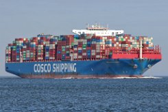 COSCO SHIPPING GEMINI - 400m [IMO:9783526] Containerschiff (Container ship) Neuaufnahme: 2022-10-22 (2020-09-18) Baujahr: 2018 | DWT: 199000t | Breite: 58m | Tiefgang: 16,0m |...