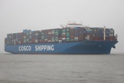 COSCO SHIPPING NEBULA - 400m [IMO:9795622] [RENEW] Containerschiff (Container ship) Aufnahme: 2022-01-01 Baujahr: 2018 | DWT: 199000t | Breite: 58m | Tiefgang: 16,0m | Ladekapazität: 20000...