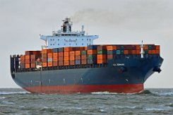 E.R. DENMARK - 277m [IMO:9231250] Containerschiff (Container ship) Aufnahme: 2017-04-10 Baujahr: 2002 | DWT: 67935t | Breite: 40m | Tiefgang: 14m | Ladekapazität: 5762 TEU...