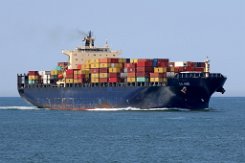 E.R. KOBE - 277m (ex) [IMO:9222974] Containerschiff (Container ship) Aufnahme: 2020-05-30 Neuer Name: GSL DOROTHEA Ex-Name: CSCL KOBE Baujahr: 2001 | DWT: 68196t | Breite: 40m |...