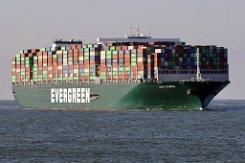EVER GOVERN - 400m [IMO:9832717] Containerschiff (Container ship) Aufnahme: 2019-10-30 Baujahr: 2019 | DWT: 199700t | Breite: 59m | Tiefgang: 16,0m | Ladekapazität: 20244 TEU...