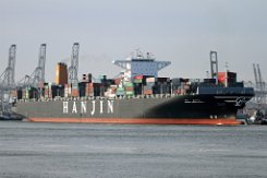 HANJIN GREEN EARTH - 366m (ex) [IMO:9503732] Containerschiff (Container ship) Neuer Name: MSC PERLE Aufnahme: 2016-01-18 Baujahr: 2013 | DWT: 141574t | Breite: 48m | Tiefgang: 15,5m |...
