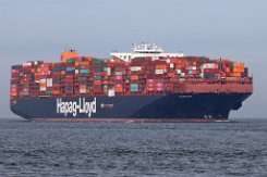 AL JMELIYAH - 368m [IMO:9732357] Containerschiff (Container ship) Aufnahme: 2022-10-23 Baujahr: 2017 | DWT: 134300t | Breite: 51m | Tiefgang: 15,5m | Ladekapazität: 14993 TEU...