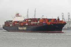 AL SAFAT - 306m [IMO:9349497] Containerschiff (Container ship) Aufnahme: 2021-09-04 Baujahr: 2008 | DWT: 85437t | Breite: 40,05m | Tiefgang: 14,5m | Ladekapazität: 6435 TEU...