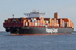 CALLAO EXPRESS - 333m [IMO:9777606] Containerschiff (Container ship) Aufnahme: 2018-10-19 Baujahr: 2016 | DWT: 123587t | Breite: 48m | Ladekapazität: 11519 TEU Maschinenleistung:...