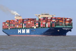 Groß-Containerschiffe - Hyundai