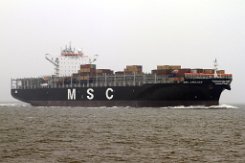 MSC ABIDJAN - 300m [IMO:9618264] Containerschiff (Container ship) Aufnahme: 2015-10-06 Baujahr: 2013 | DWT: 110806t | Breite: 48m | Tiefgang: 14,5m | Ladekapazität: 8772 TEU...