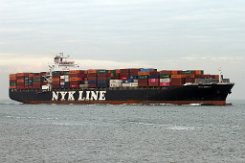 NYK DENEB - 294m [IMO:9337676] Containerschiff (Container ship) Aufnahme: 2018-11-23 Baujahr: 2007 | DWT: 65953t | Breite: 31m | Tiefgang: 13m | Ladekapazität: 4888 TEU...