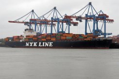 NYK THEMIS - 304m [IMO:9356696] Containerschiff (Container ship) Aufnahme: 2023-10-20 Baujahr: 2008 | DWT: 80227t | Breite: 40,0m | Tiefgang: 14,02m | Ladekapazität: 6661 TEU...