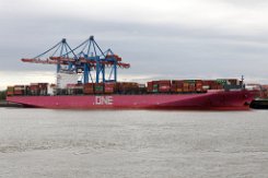 ONE HAMMERSMITH - 336m [IMO:9395147] Containerschiff (Container Ship) Aufnahme: 2023-10-22 Baujahr: 2009 | DWT: 98849t | Breite: 45,8m | Tiefgang: 14,04m | Ladekapazität: 8212 TEU...