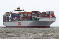 OOCL ASIA - 323m [IMO:9300790] Containerschiff (Container ship) Aufnahme: 2016-03-21 Baujahr: 2006 | DWT: 105470t | Breite: 43m | Tiefgang: 14,5m | Ladekapazität: 8063 TEU...