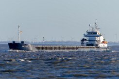 FRI LAKE - 89m [IMO:9195664] Frachtschiff (General Cargo) Fotodatum: 2025-12-30 Baujahr: 1999 | DWT: 3400t | Breite: 12,50m | Tiefgang: max. 5,41m Maschinenleistung: 1860 KW |...