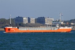 AMADEUS - 87m (ex) [IMO:9281592] Frachtschiff (General Cargo) Neuer Name: ARAMIS Aufnahme: 2015-10-10 Baujahr: 2003 | DWT: 2250t | Breite: 11m | Tiefgang: 3,79m Maschinenleistung:...