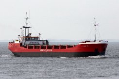 FAST WIL - 80m [IMO:8404458] Frachtschiff (General Cargo) Fotodatum: 2018-10-19 Baujahr: 1985 | DWT: 2285t | Breite: 11,08m | Tiefgang: max. 4,12m Maschinenleistung: 883 KW |...