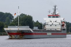 CORA JO - 111m [IMO:9268875] Frachtschiff (General Cargo) Fotodatum: 2022-08-14 Baujahr: 2006 | DWT: 6051t | Breite: 13,35m | Tiefgang: max. 5,74m Maschinenleistung: 2040 KW |...