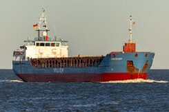 WILSON AMSTERDAM - 88m [IMO:9313735] Frachtschiff (General Cargo) Fotodatum: 2025-12-30 Baujahr: 2009 | DWT: 3602t | Breite: 12,80m | Tiefgang: 5,14m Maschinenleistung: 1200 KW |...