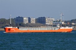 AMADEUS - 87m (ex) [IMO:9281592] Frachtschiff (General Cargo) Fotodatum: 2015-10-10 Neuer Name: ARAMIS Baujahr: 2003 | DWT: 2250t | Breite: 11m | Tiefgang: 3,79m...