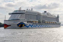 AIDAperla - 300m [IMO:9636967] Kreuzfahrtschiff (Cruise Ship) Neuaufnahme: 2018-07-13 Baujahr: 2017 | DWT: 9200t | Breite: 37,60m | Tiefgang: max. 8,25m | Passagiere: 3250...