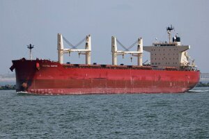 Ultramax - Massengutfrachter (bis 64.999 tdw) kürzer als 200 m, schmaler als 32,27 m, mit eigenen Kränen