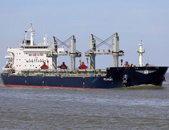 Ultramax - Massengutfrachter (bis 64.999 tdw) kürzer als 200 m, schmaler als 32,27 m, mit eigenen Kränen