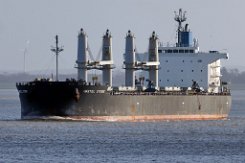 AMSTEL STORK - 200m [IMO:9758143] Massengutfrachter (Bulk Carrier) Fotodatum: 2023-12-29 Baujahr: 2016 | DWT: 630437t | Breite: 32,26m | Tiefgang: 12,95m Maschinenleistung: 7300 KW...