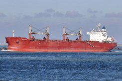 ASTORIA - 200m [IMO:9663635] Massengutfrachter (Bulk Carrier) Fotodatum: 2023-04-15 Baujahr: 2013 | DWT: 63353t | Breite: 32,26m | Tiefgang: 13,3m Maschinenleistung: 8300 KW |...