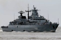 FGS BAYERN F217 - 139m Militärschiff (Military Ops) Aufnahme: 2014-08-03 DEUTSCHLAND Baujahr: 1996 | Breite: 16,70m | Tiefgang: max. 6,70m Maschinenleistung: 38000 KW |...