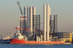 Offshore- Windkraftanlagen- Errichterschiffe