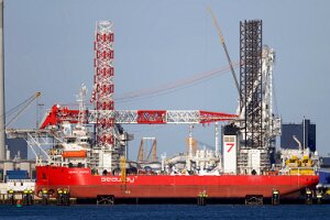 Offshore- Windkraftanlagen- Errichterschiffe