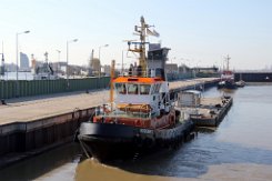 BUGSIER 17 - 28m (ex) [IMO:9036234] Hafenschlepper (Tug) Fotodatum: 2019-04-15 Neuer Name: FAIRPLAY-56 Baujahr: 1992 | Bollard pull: 30t | Breite: 9m | Tiefgang: 4,60m...