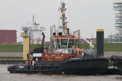 BUGSIER 4 - 28m (ex) [IMO:9376191] Hafenschlepper (Tug) Fotodatum: 2015-03-28 Neuer Name: FAKO NAMME MENYOLI I Baujahr: 2007 | Bollard pull: 80t | Breite: 11,5m | Tiefgang: 5,95m...