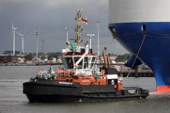 BUGSIER 5 - 28m (ex) [IMO:9376206] Hafenschlepper (Tug) Fotodatum: 2020-08-24 Neuer Name: FAIRPLAY 86 Baujahr: 2008 | Bollard pull: 82t | Breite: 11,8m | Tiefgang: 5,24m...
