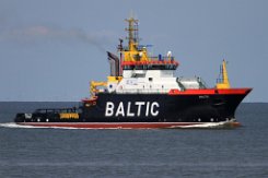 BALTIC - 61m [IMO:9556026] Notfallschlepper (Tug) Fotodatum: 2015-07-16 Baujahr: 2010 | Bollard pull: 128t | Breite: 15m | Tiefgang: 6,0m Maschinenleistung: 8478 kW |...