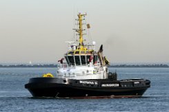 MULTRATUG 32 - 32m [IMO:9796042] Hafenschlepper (Tug) Fotodatum: 2018-07-27 Baujahr: 2018 | Bollard pull: 77t | Breite: 13,20m | Tiefgang: 6,30m Maschinenleistung: 5300 KW |...