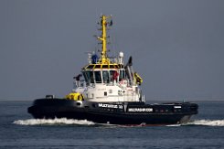 MULTRATUG 33 - 30m [IMO:9796054] Hafenschlepper (Tug) Fotodatum: 2018-10-19 Baujahr: 2018 | Bollard pull: 77t | Breite: 13,20m | Tiefgang: 6,30m Maschinenleistung: 5300 KW |...