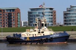 SVITZER RAN - 24m [IMO:9760847] Hafenschlepper (Tug) Fotodatum: 2019-04-16 Baujahr: 2016 | Bollard pull: 70t | Breite: 12,63m | Tiefgang: 5,90m Maschinenleistung: 4200 KW |...