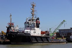 Wulf 9 - 33m [IMO:8714243] Hafenschlepper (Tug) Fotodatum: 2021-06-13 Baujahr: 1988 | Bollard pull: 54t | Breite: 10m | Tiefgang: 5,00m Maschinenleistung: 3200 KW |...