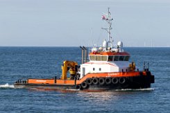 BARNEY - 32m [IMO:9740938] Schlepper (Tug) Fotodatum: 2023-09-14 Baujahr: 2015 | Bollard pull: 52t | Breite: 9m | Tiefgang: 3,30m Maschinenleistung: 2611 KW |...