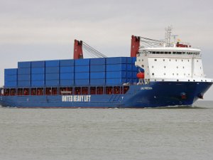 Heavy load vessels - UHL United Heavy Lift