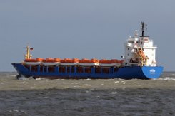 Heckansicht: BERUM - 101m (ex) [IMO:9155418] - Heckansicht Frachtschiff (General Cargo) Neuer Name: VALENTINA Fotodatum: 2017-04-13 Baujahr: 1999 | DWT: 5199t | Breite: 16,20m | Tiefgang:...