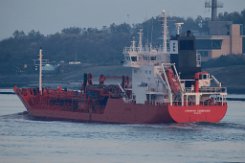 Heckansicht: CHRISTIAN ESSBERGER - 100m [IMO:9212498] - Heckansicht Tanker (Oil/Chemical Tanker) Fotodatum: 2019-10-30 Baujahr: 2000 | DWT: 4705t | Breite: 15,40m | Tiefgang: max. 6,59m...