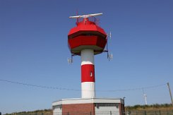 LEUCHTTURM WYBELSUM Der Leuchtturm WYBELSUM steht an der Ems zwischen Emden und der Nordsee.